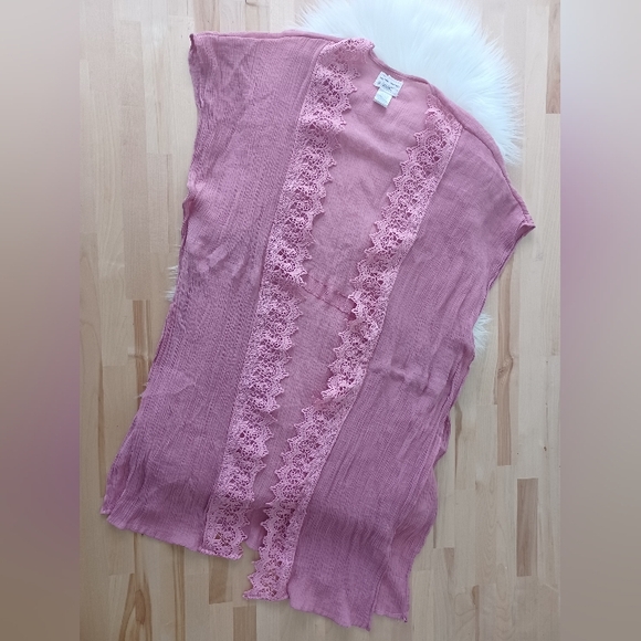 {Melrose and Market} Lace Trim Ruana - Picture 1 of 7